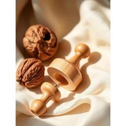 Brise-noix en bois artisanal — l'outil du rituel